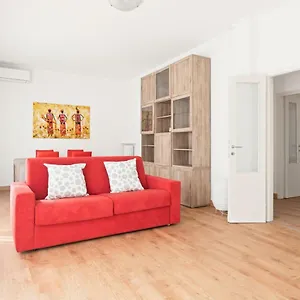 Santa Rita Roomy Apartment Padua