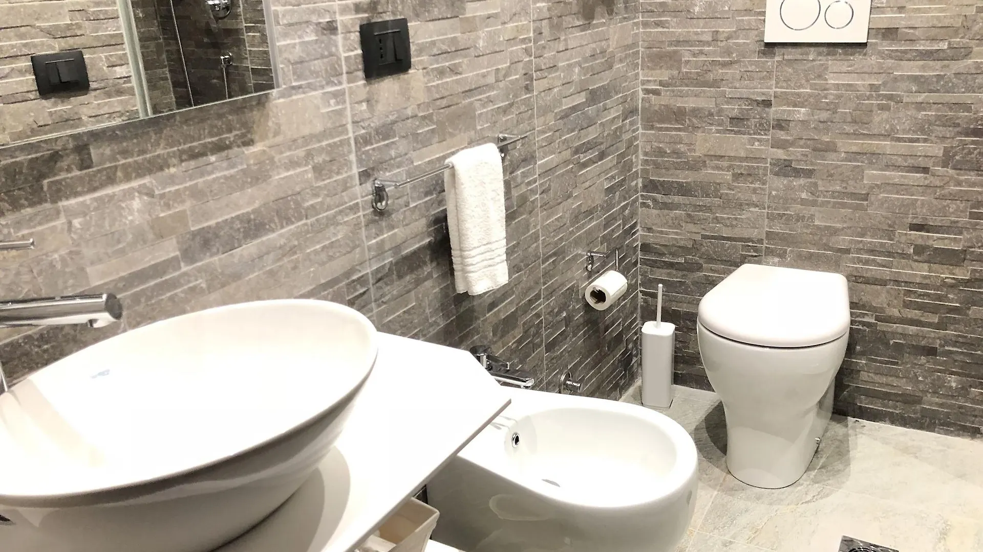 Hotel Mec Milan 3*,